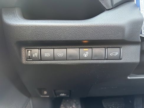 New 2025 Toyota RAV4 SE image 29