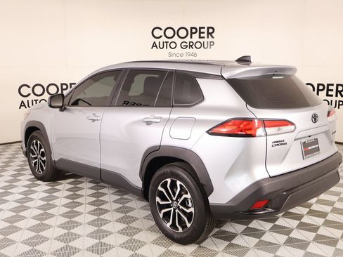 Used 2025 Toyota Corolla Cross AWD Hybrid image 21