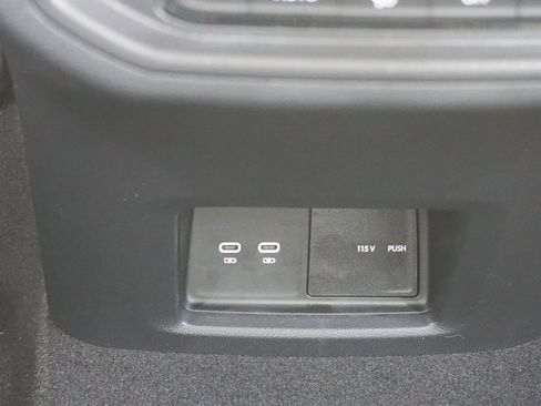 New 2026 Volkswagen Atlas Peak Edition image 13