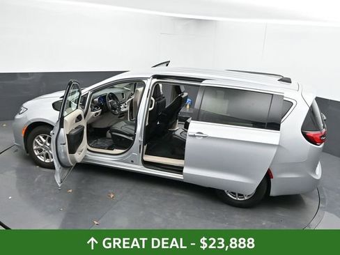 Used 2024 Chrysler Pacifica Touring-L FWD image 63