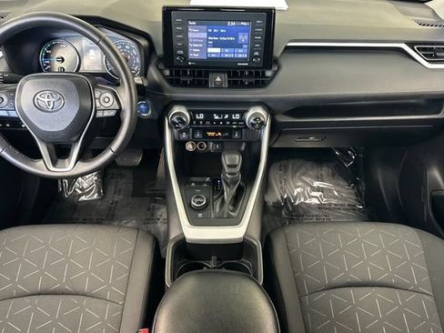 Certified 2022 Toyota RAV4 XLE w/ Convenience Package AWD/4WD image 17