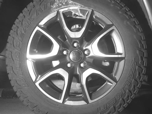 Used 2025 Jeep Compass Trailhawk AWD/4WD image 15