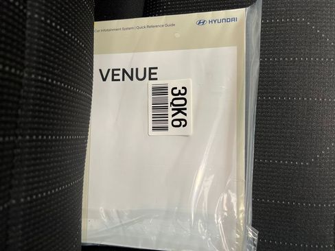 Used 2025 Hyundai Venue SE FWD image 27
