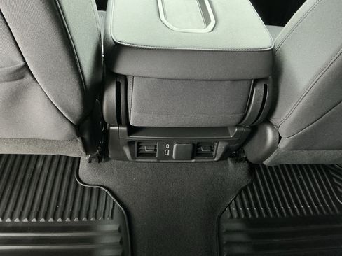 Used 2024 Chevrolet Silverado 1500 LT image 28