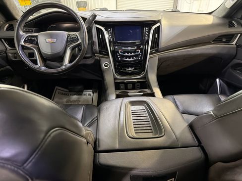 Used 2020 Cadillac Escalade ESV Platinum image 23