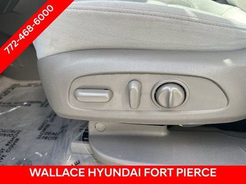 Used 2020 Chevrolet Traverse LT FWD image 20