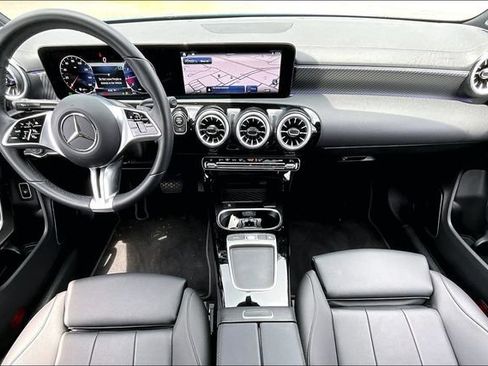 Used 2025 Mercedes-Benz CLA 250 image 7