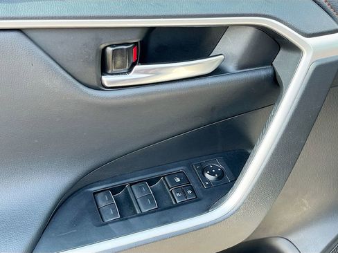 Used 2022 Toyota RAV4 Adventure w/ Convenience Package image 12