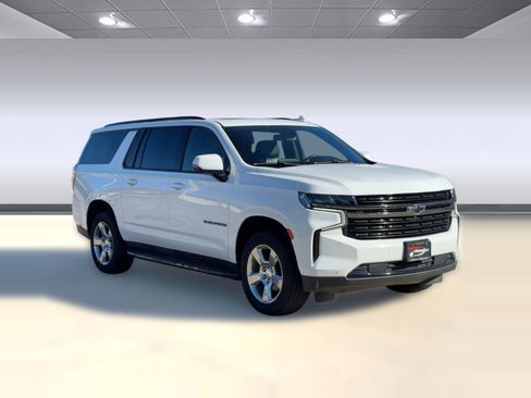 Used 2022 Chevrolet Suburban RST w/ Sport Performance Package image 7