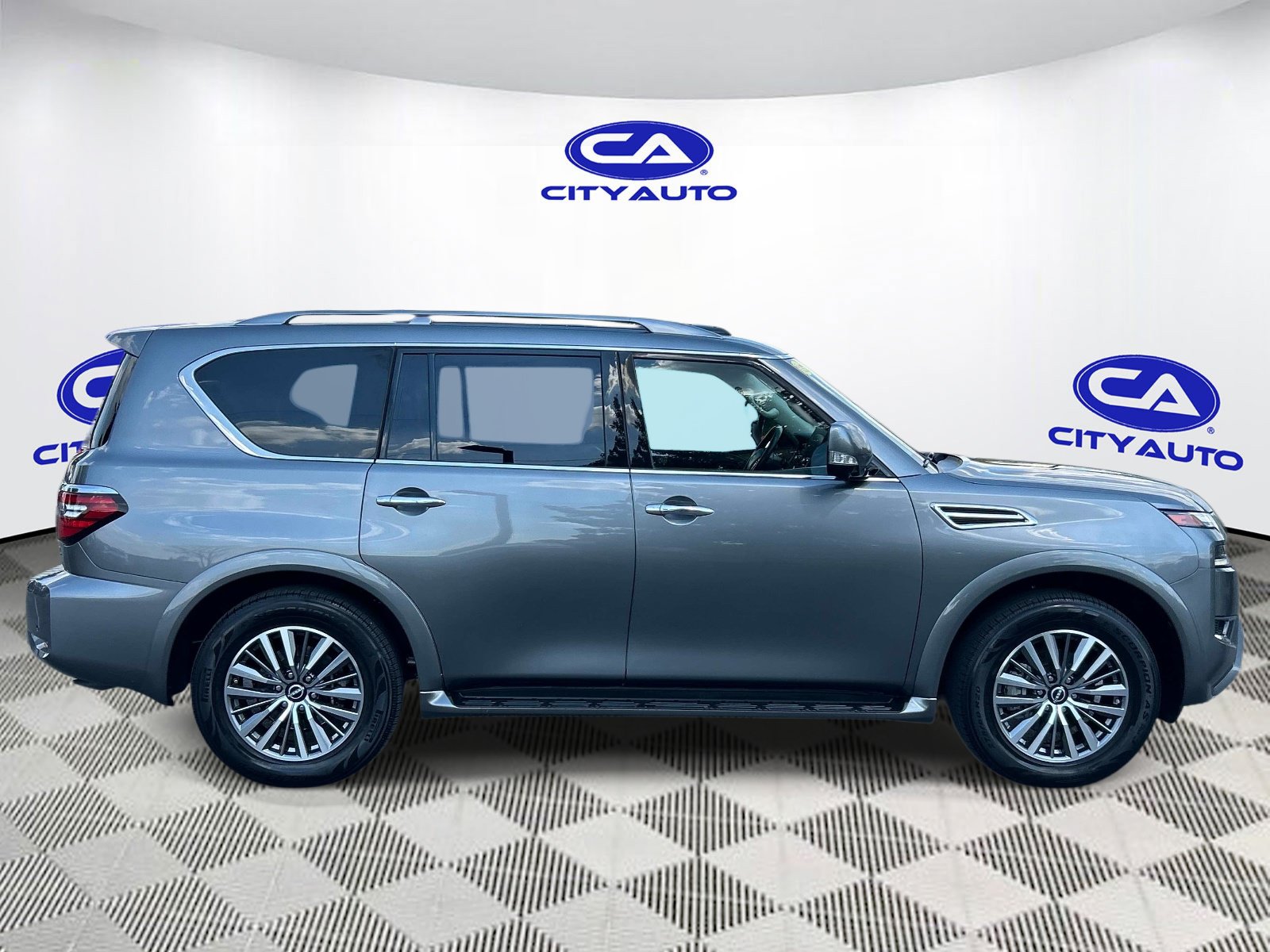 Used 2023 Nissan Armada SL RWD image 2