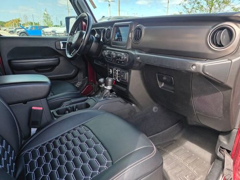 Certified 2021 Jeep Gladiator Sport image 9