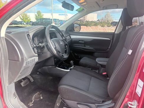 Used 2018 Mitsubishi Outlander SE AWD/4WD image 20