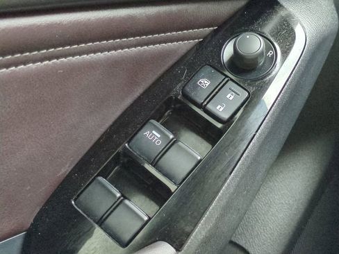 Used 2017 MAZDA MAZDA3 Touring image 23