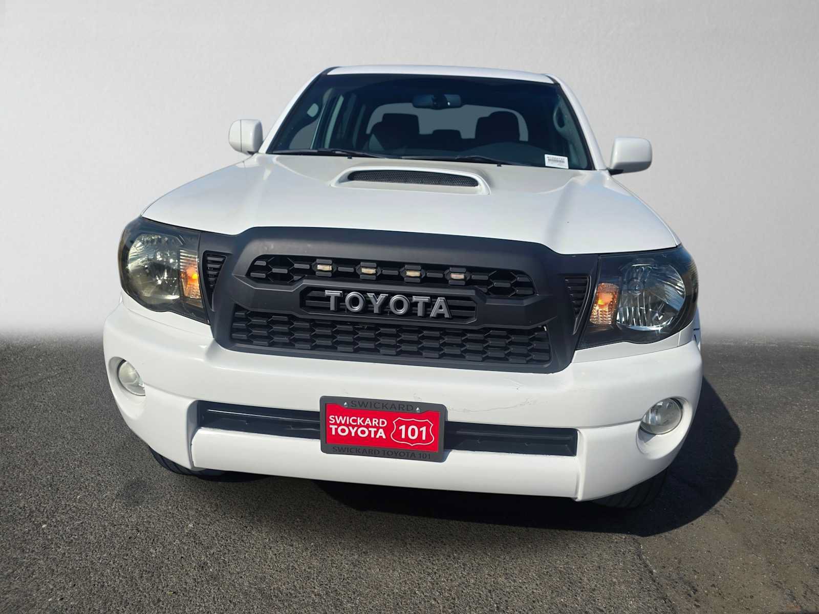 Used 2010 Toyota Tacoma PreRunner w/ TRD Sport Pkg w/JBL Audio RWD image 8