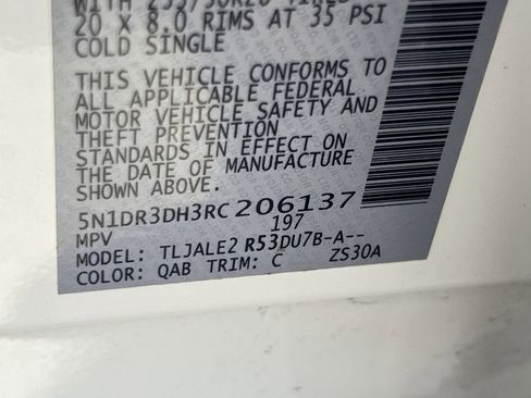 Used 2024 Nissan Pathfinder Platinum image 12