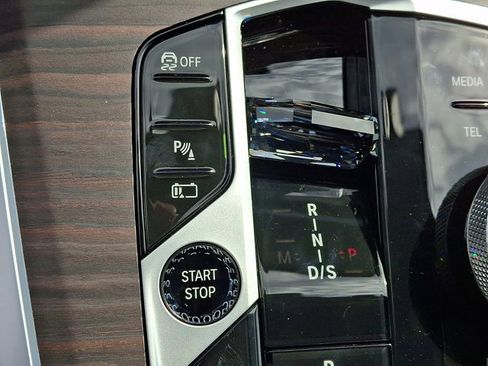 New 2026 BMW X5 xDrive50e w/ Executive Package image 18