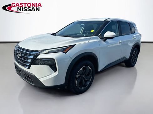 Used 2025 Nissan Rogue SV AWD/4WD image 3