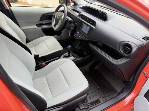 Used 2013 Toyota Prius C One FWD image 13