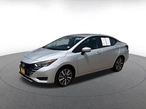 Used 2025 Nissan Versa SV FWD image 7