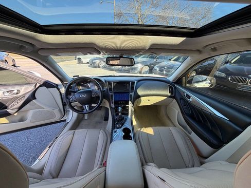 Used 2015 INFINITI Q50 Premium w/ Navigation Package image 4