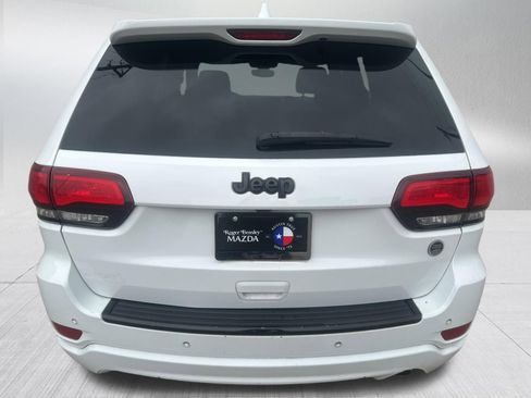 Used 2018 Jeep Grand Cherokee Altitude RWD image 7