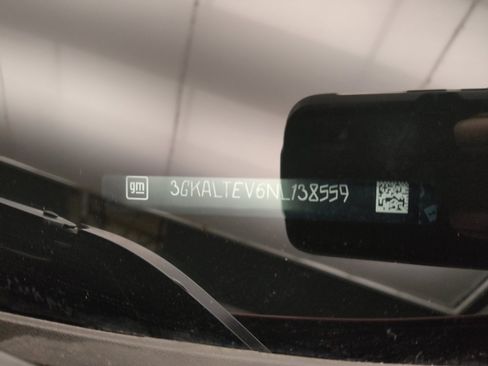 Used 2022 GMC Terrain SLE image 33