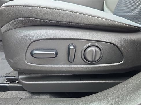 Certified 2024 Buick Envista Preferred w/ Convenience I Package image 18