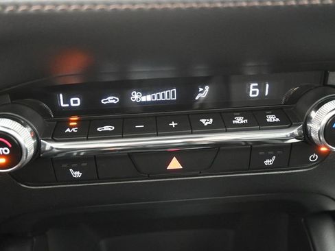 Used 2025 MAZDA MAZDA3 s FWD image 13