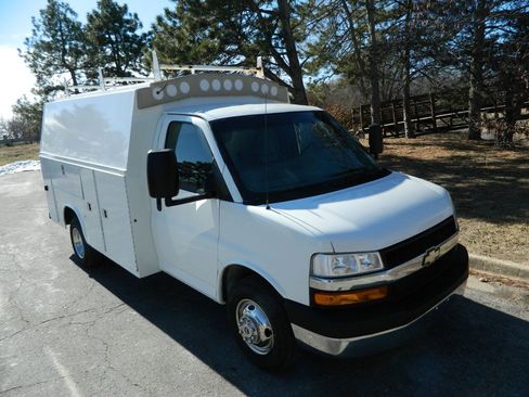 Used 2008 Chevrolet Express 3500 image 3