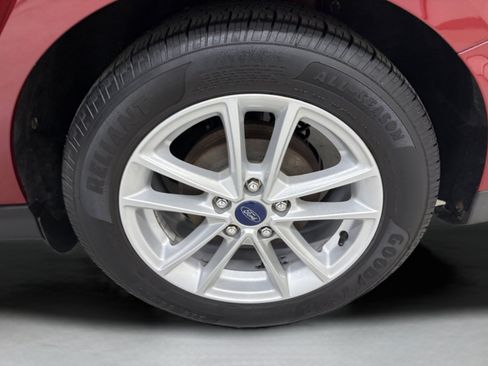 Used 2017 Ford Focus SE FWD image 7