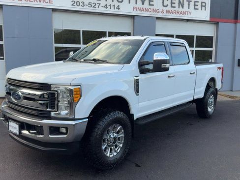 Used 2017 Ford F250 XLT w/ XLT Premium Package AWD/4WD image 2