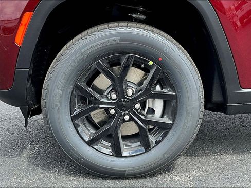 New 2026 Jeep Grand Cherokee L 4WD image 23
