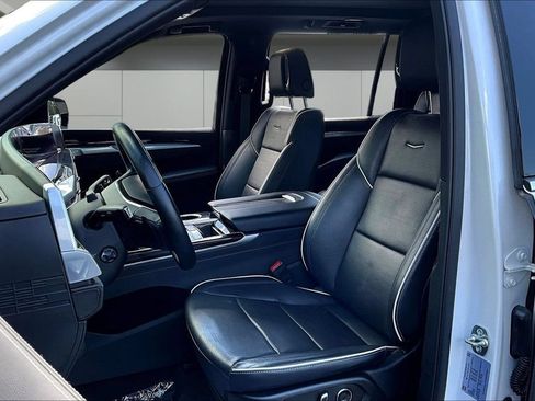 Certified 2025 Cadillac Escalade ESV Premium Luxury AWD/4WD image 21