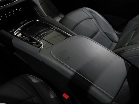 Used 2024 Buick Enclave Essence image 69