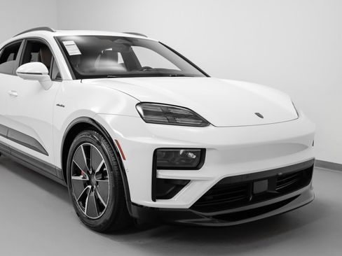 New 2025 Porsche Macan Turbo Electric image 9