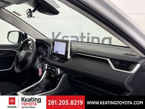 Certified 2025 Toyota RAV4 LE image 22