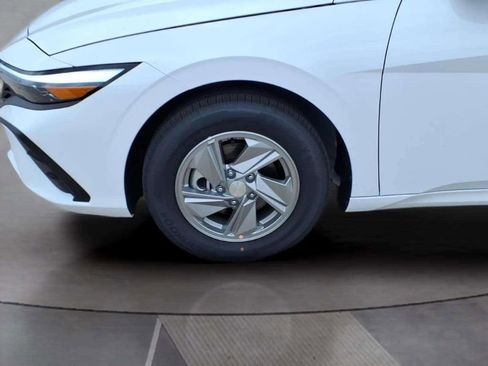 New 2026 Hyundai Elantra SE FWD image 9