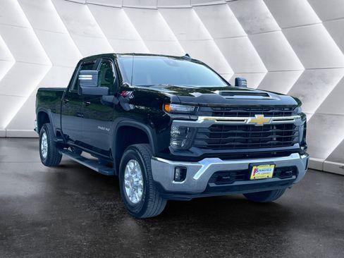 Used 2024 Chevrolet Silverado 3500 LT w/ Convenience Package AWD/4WD image 8