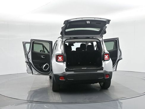 Used 2019 Jeep Renegade Latitude image 35