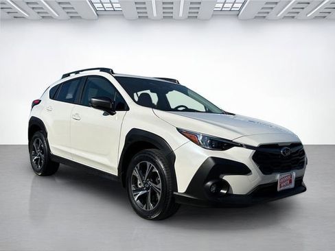Used 2024 Subaru Crosstrek 2.0i Premium image 2