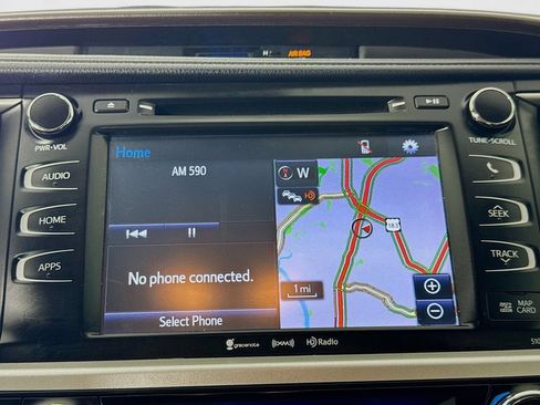Used 2018 Toyota Highlander XLE AWD/4WD image 18