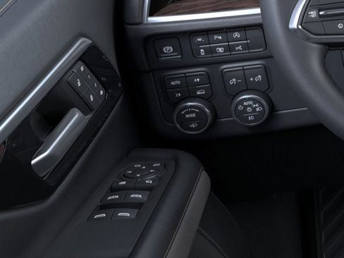 New 2025 Chevrolet Suburban Premier image 56