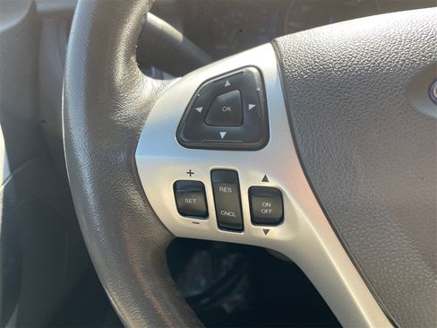 Used 2013 Ford Edge SEL image 49