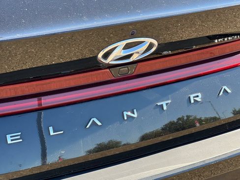 Used 2023 Hyundai Elantra Limited FWD image 48
