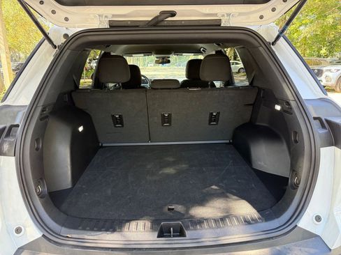 Used 2025 Chevrolet Equinox LT image 24