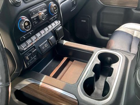 Used 2019 Chevrolet Silverado 1500 RST AWD/4WD image 16