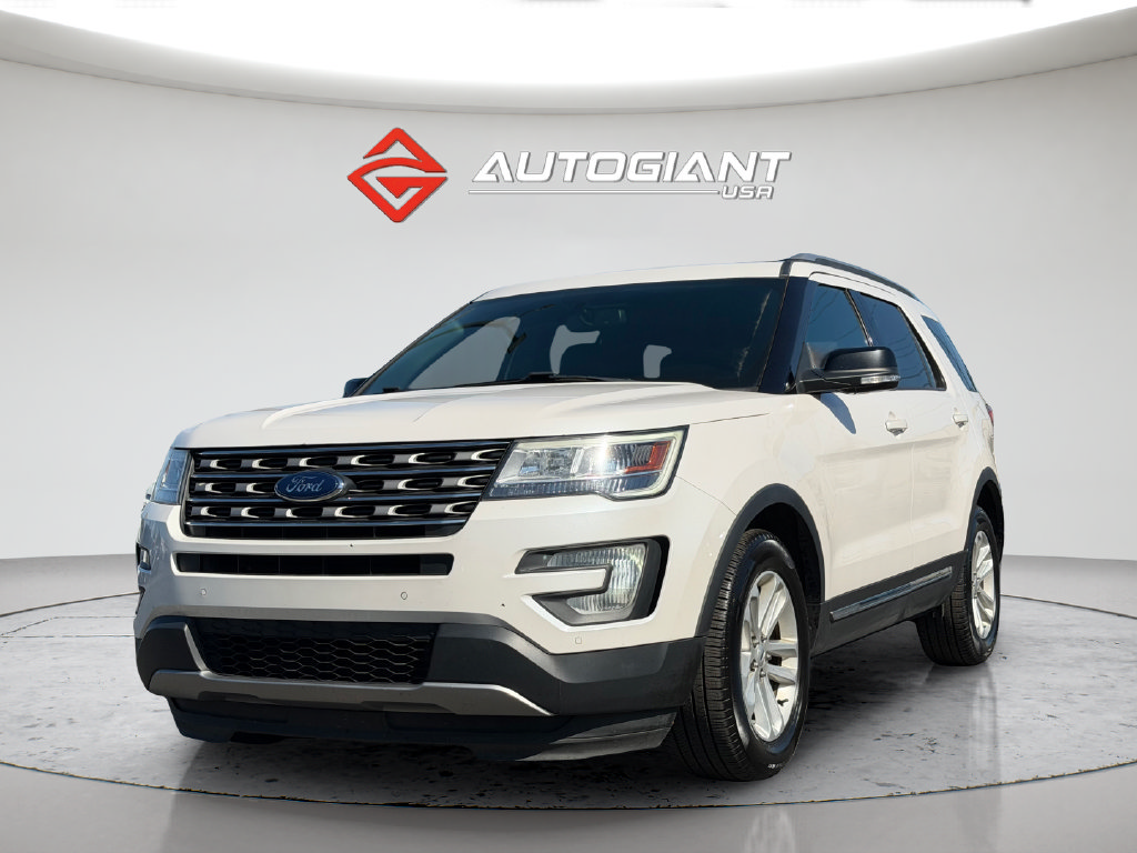 Used 2017 Ford Explorer XLT w/ Equipment Group 202A FWD image 1