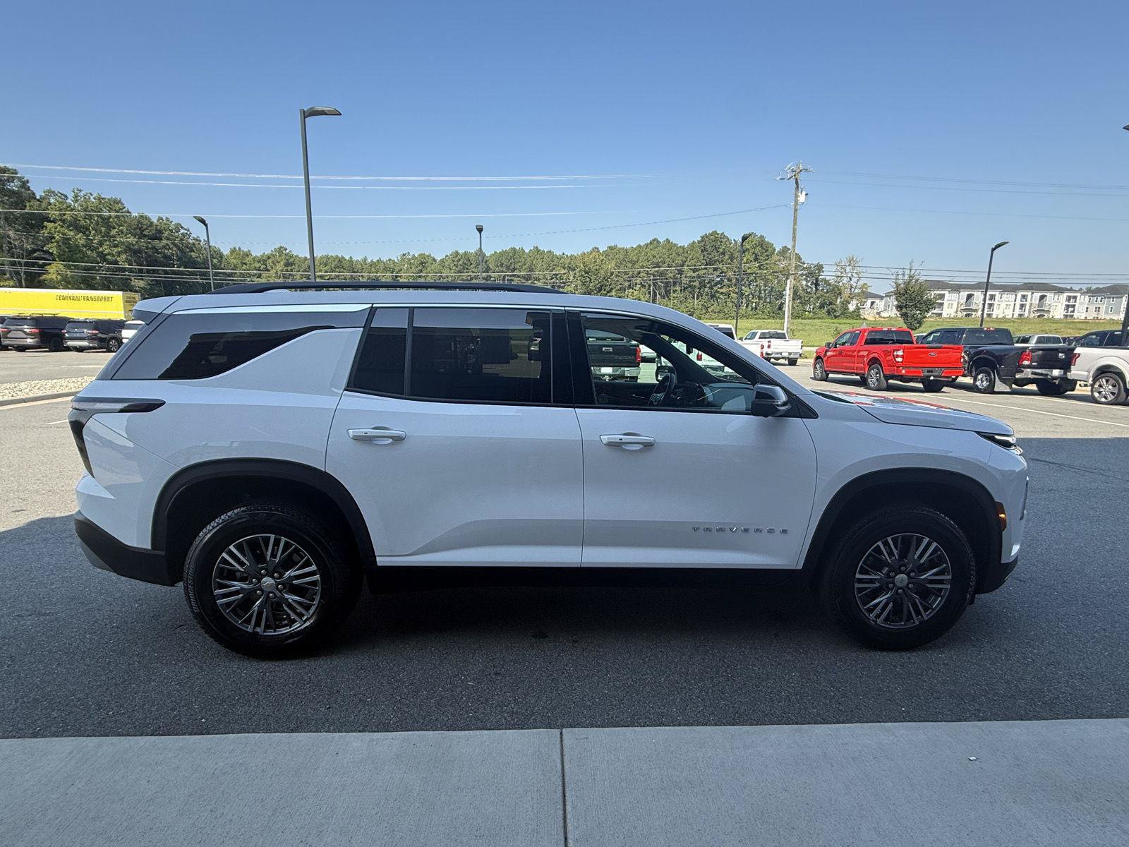 Used 2026 Chevrolet Traverse LT w/ Driver Confidence Package FWD image 32
