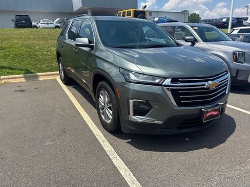 Used 2023 Chevrolet Traverse LT AWD/4WD image 3