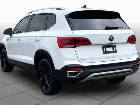 Used 2023 Volkswagen Taos SE w/ Panoramic Sunroof Package FWD image 12